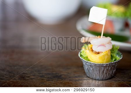 Thai Rice Egg Rolls With Boiled Shrimp (fresh Rolls Use Egg Replace To Rice Sheet)
