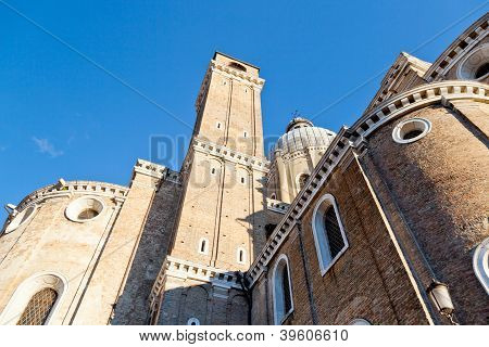 Zdi a věže Basilica Di Sant'antonio Da Padova, v Padově