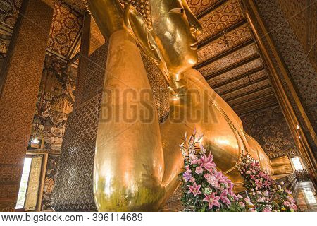 Bangkok, Thailand - January 9, 2008: Lying Buddha In Wat Pho, Temple Of First Royal Class In Thailan