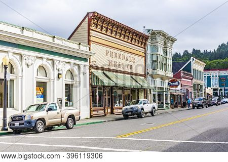 Ferndale, Usa - June 18, 2012: Victorian Storefronts In Ferndale, Usa. The City Shows Dozens Of Well