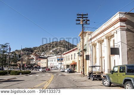 Bisbee, Usa - December 29, 2019: Buildings Lining Main Street On A Clear Day At The Edge Of Bisbee, 