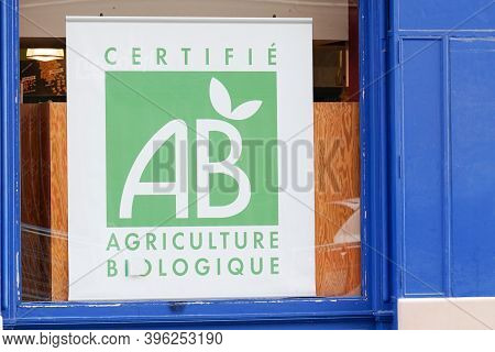 Bordeaux , Aquitaine / France - 11 11 2020 : Ab Agriculture Biologique Sign And Text Logo Green Fron