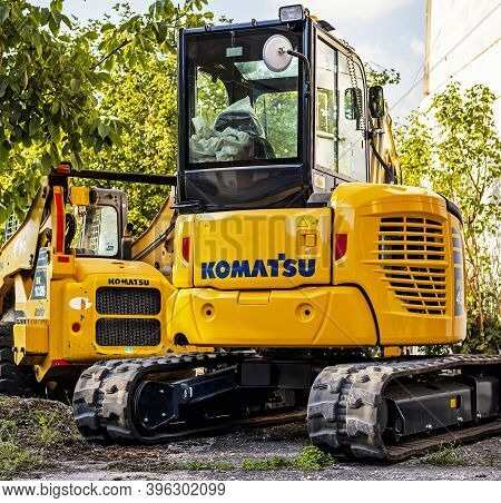 Atina,frosinone,lazio,italy-august 27,2020:wide Close Up Of Industrial Vehicle Earth Mover