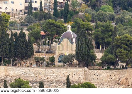 Jerusalem, Israel, November 14, 2020 : View From The Gate Of Repentance Or Gate Of Mercy Of The Moun