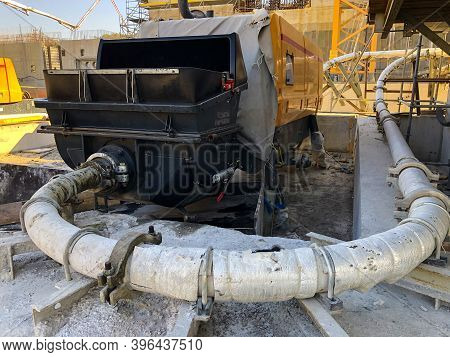 Concrete Pump With Pipeline.concrete Pumping, Distributing And Placing Equipment