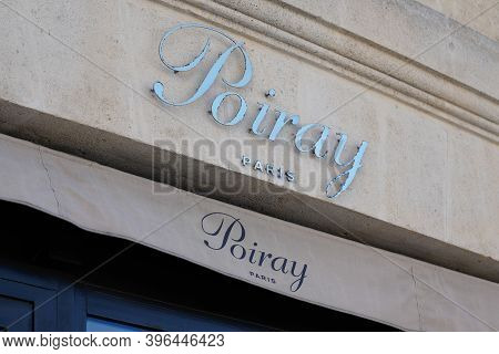 Bordeaux , Aquitaine / France - 11 21 2020 : Poiray Paris Text Sign And Logo Front Of Fashion Boutiq