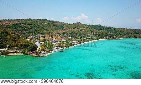 Turquoise Clear Water. Yachts, Boats Floating. Water Gradient From Light To Dark Blue. Phi Phi Don I