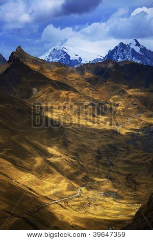 Alpine landskab i Cordiliera Huayhuash, Gennemlæsning, Sydamerika