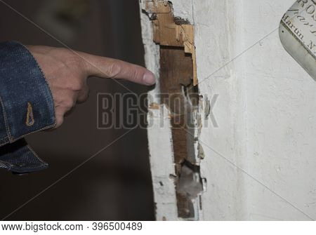 Breaking And Entering Into An Apartment