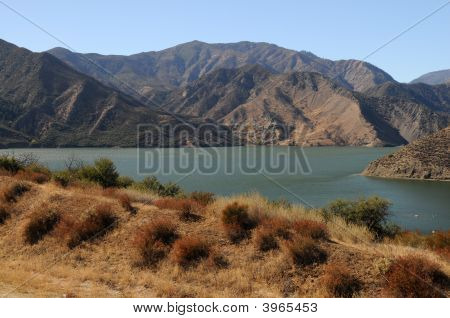 Pyramida jezero