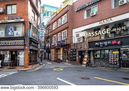 Seoul,south Korea - March 29, 2018: Empty Street Near Hoehyeon Station In Seoul On 29 March 2018 In 