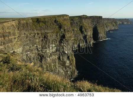 Útesy Moher výhledem na oceán