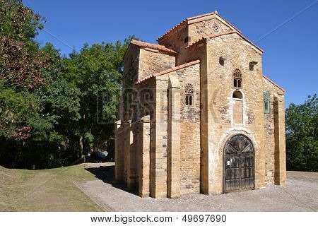 Church of San Miguel de Lillo