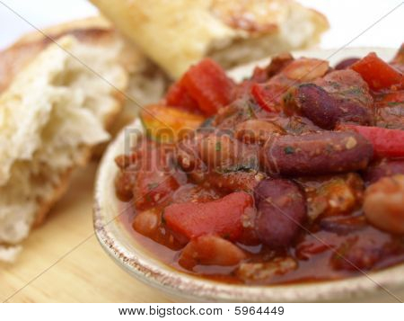 Miski z Chili i chleb