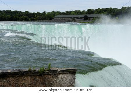 Cerca de las Cataratas del Niágara