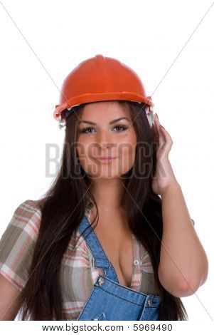 Mujer en casco naranja