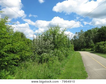 Wolkenbildung Wetter front bei bode Lake Forest Preserve in Streamwood (Illinois)