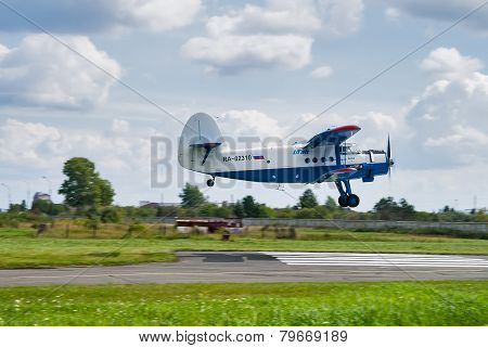 antonov an 2 airplane