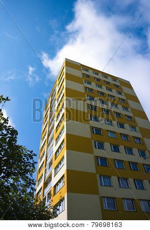 Renovated Prefab With The Blue Sky In Hradec Kralove