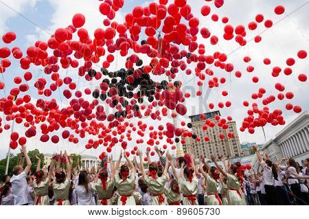 Flashmob Poppies Of Memory In Kyiv