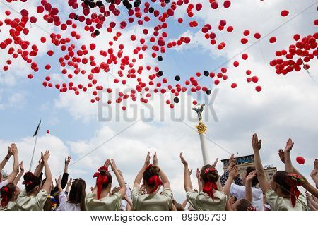 Flashmob Poppies Of Memory In Kyiv