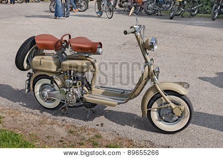 Italian Scooter Of The Fifties Lambretta 125