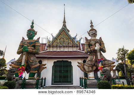 Entrance Of Wat Arun