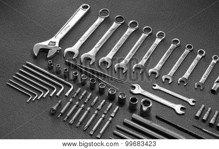 Set of mechanical hand tools