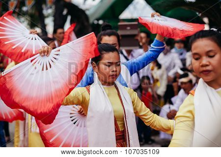 Nha Trang, Vietnam - Circa February 2015 - Unidentified Women Dance Traditional With Clay Pots On Lu