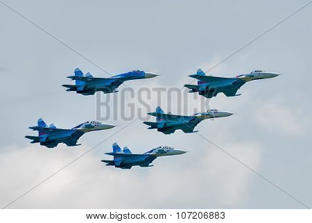 Team work of russian fighters SU-27 knights