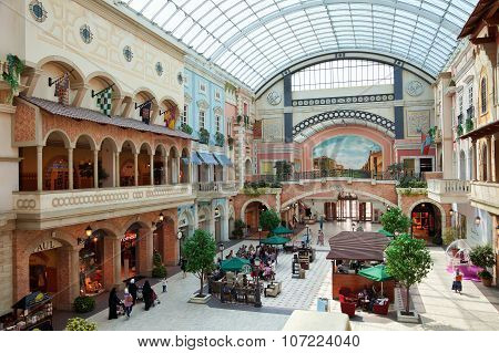 Mercato Shopping Mall Of Dubai With Mediterranean Architecture