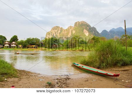 Boat in the Nam Song river