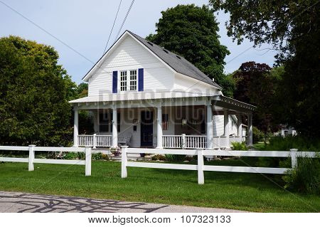 White Harbor Springs Home