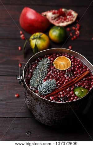 Cranberry Mandarin Mulled Wine