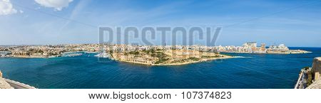 Panoramic shot about Malta skyline with Fort Manoel at daylight - Malta