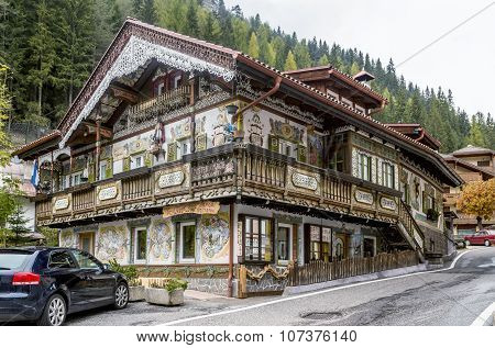 In The Center Of Canazei Is Admired This House, 
