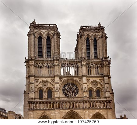 Facade Towers Overcast Notre Dame Cathedral Paris France