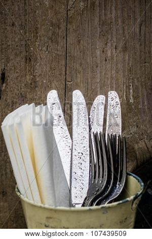 Wet cutlery