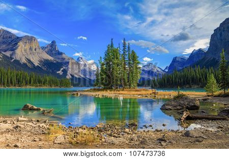 Spirit Isalnd in Maligne Lake