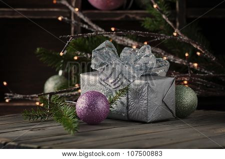Christmas Decor On The Vintege Table