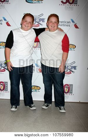 LOS ANGELES - NOV 7:  Benjamin Royer, Matthew Royer at the Adrian Gonzalez's Bat 4 Hope Celebrity Softball Game PADRES Contra El Cancer at the Dodger Stadium on November 7, 2015 in Los Angeles, CA