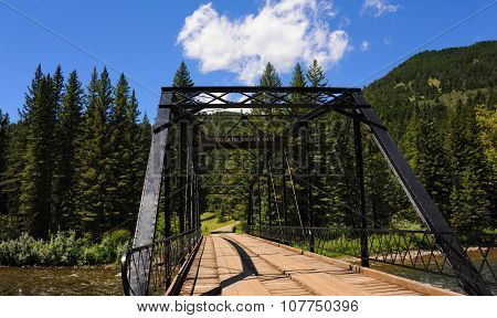 Black Steel Spans Gallatin River