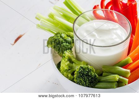 Vegetable sticks and yogurt dip