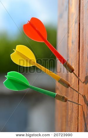 ปาเป้าที่สามที่ไม้กระดาน