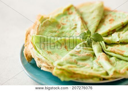 Japaneese Matcha Crepes With Mint