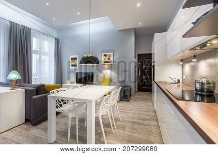 Modern Studio Flat With Kichenette
