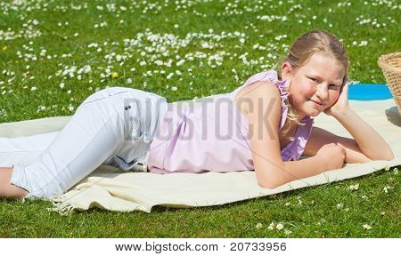 Teen pige på Picnic