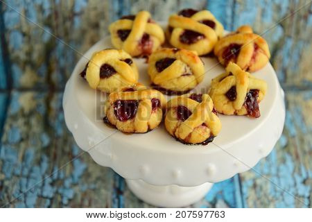 Mini Strawberry Pie Lace Cookies As Dessert