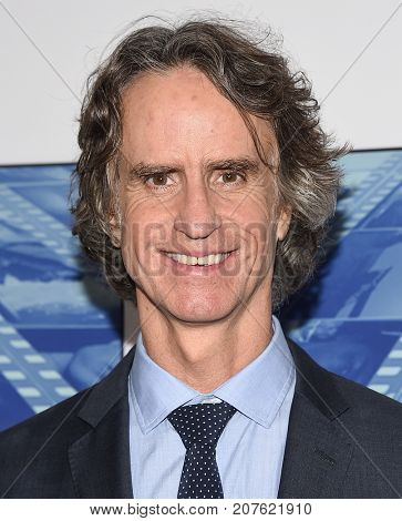 LOS ANGELES - SEP 26:  Jay Roach arrives for the HBO's premiere of 'Spielberg' on September 26, 2017 in Hollywood, CA                
