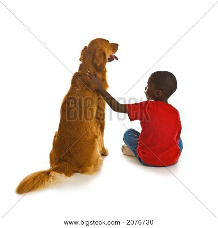 Un ragazzo e il suo cane.
